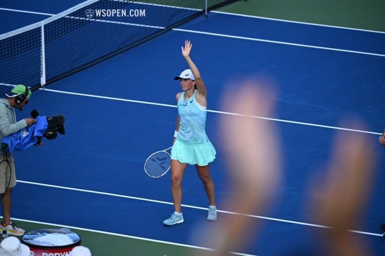 只是她成功 只是她成功