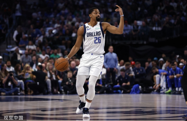 裁判负责人：赖因德斯红牌无争议，D-路易斯拳打对手至少应吃黄牌