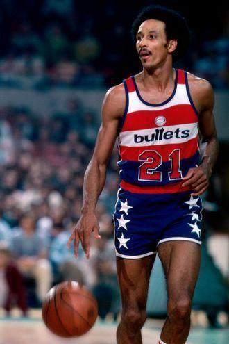 锋线新援：尼克斯展现强大的团队精神，彼此默契十足