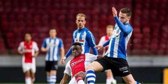 NBL新强援哈维加盟上海男篮，携手洛夫顿共创辉煌？.